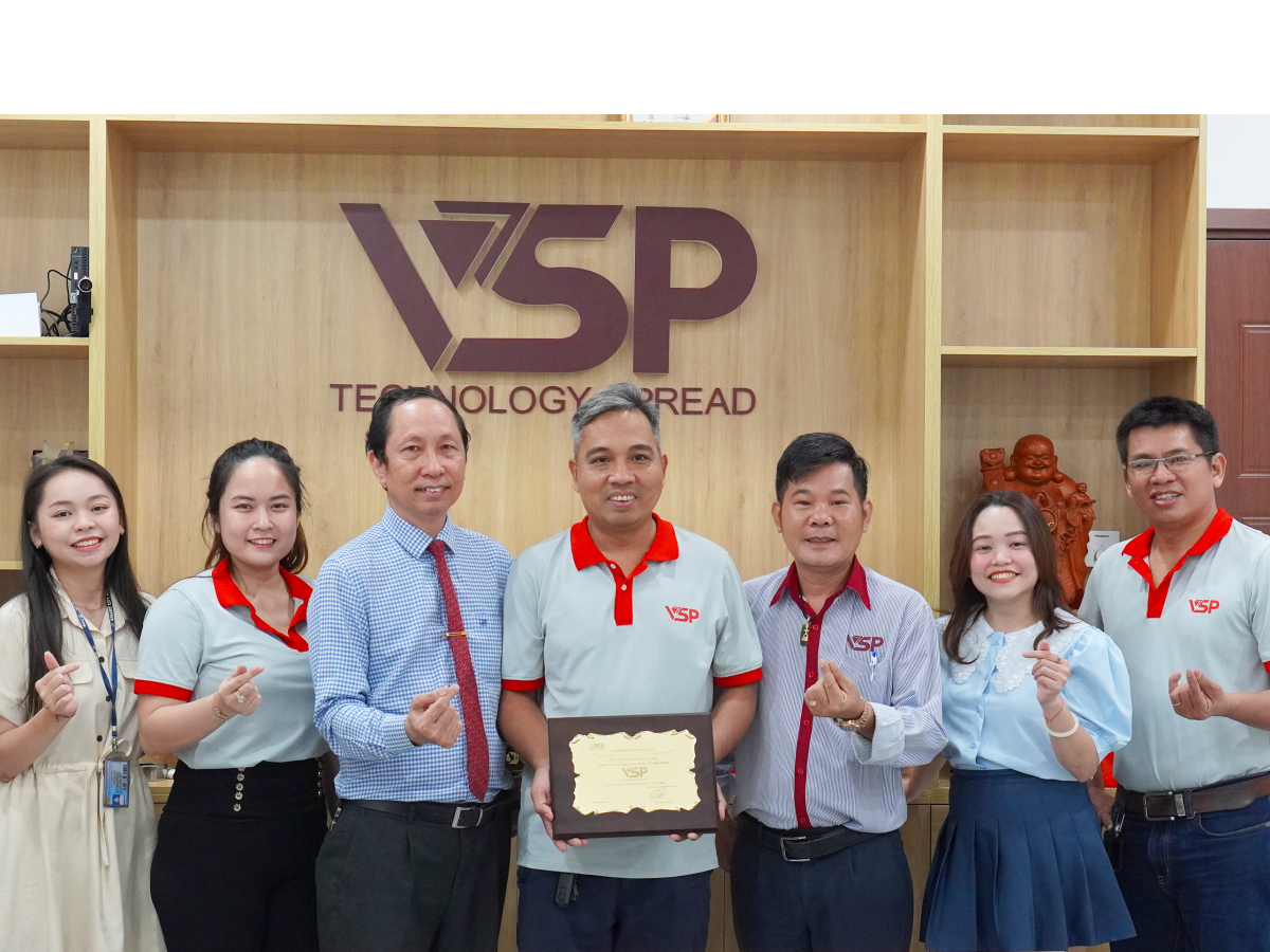 HỘI TIN HỌC TP.HCM (HCA) GHÉ THĂM VÀ TRAO CHỨNG NHẬN HỘI VIÊN CHO VSP 