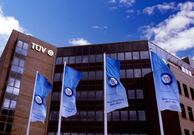 Thông báo về việc công bố chứng nhận an toàn điện và tính năng lọc ánh sáng xanh TUV cho màn hình VSP.