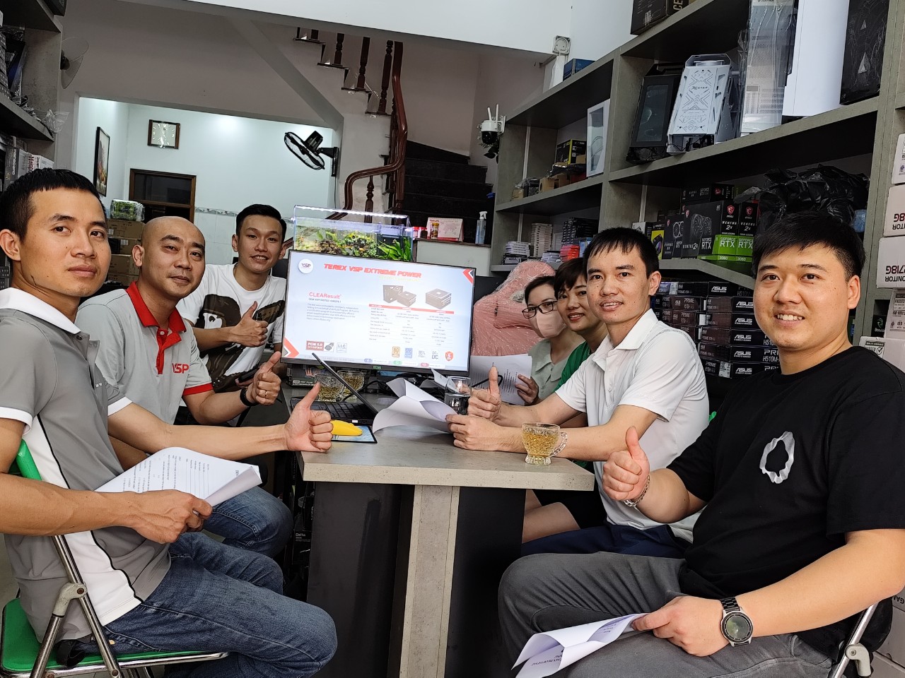 Buổi đào tạo kiến thức sản phẩm tại Việt Ninh Computer 