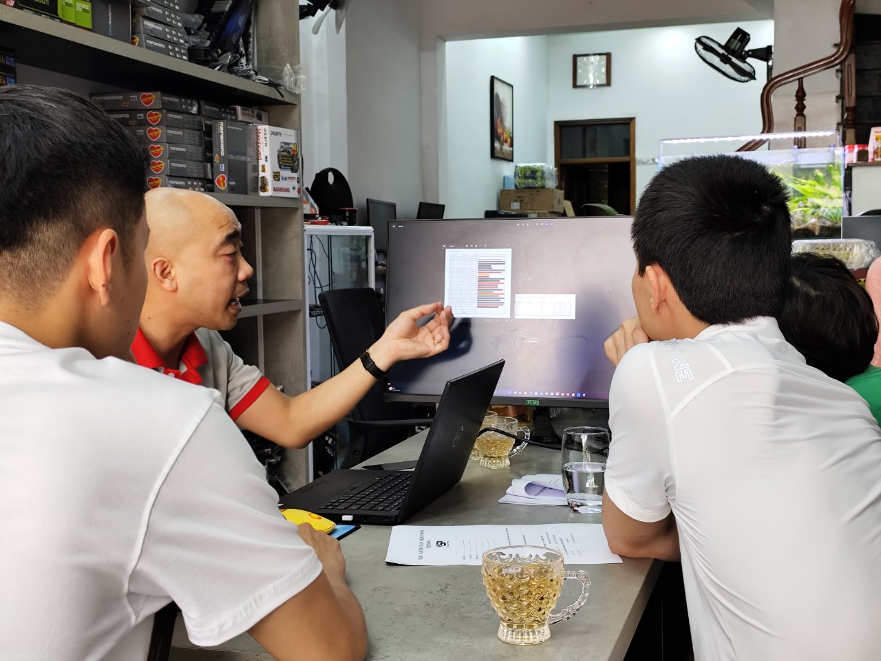 Buổi chia sẻ đào tạo kiến thức chuyên sâu tại Việt Ninh Computer